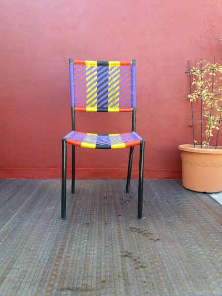 Chaise tressée, modéle Cooko multicolore diagonale violette