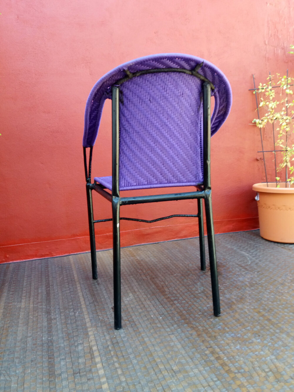 Chaise à accoudoir, modéle Siguilan VIOLETTE – Image 2