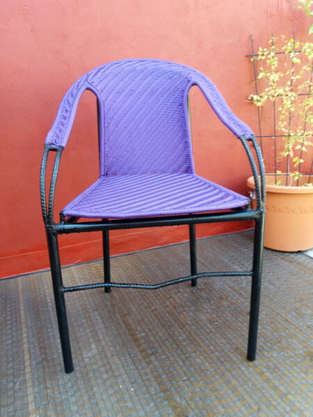 Chaise à accoudoir, modéle Siguilan VIOLETTE