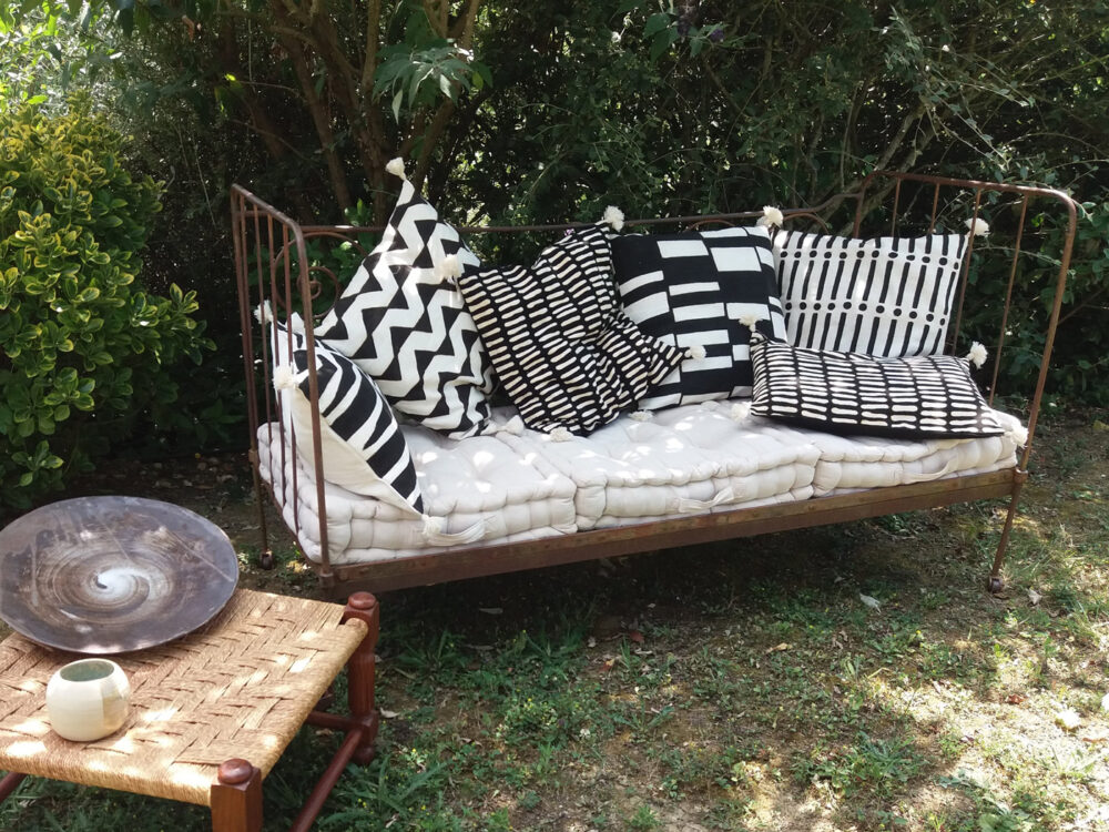 Coussin en bogolan 45x45, modèle AMINATA – Image 2