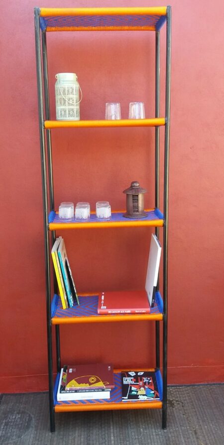 Etagére africaine tressée, modèle FENADILA orange et bleu foncé