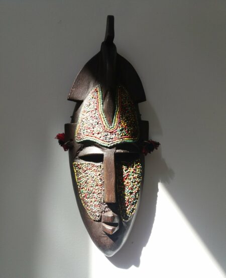 Masque décoratif, en bois et perle 36 cm, modèle KONON1