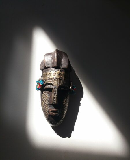 Masque décoratif, bois et métal 20cm, modèle NAMAKUN2