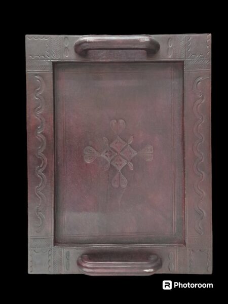 Plateau en cuir acajou, modéle NKANNI 1 (dim 24x36 cm)