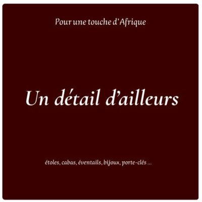 Les accessoires : étoles, sacs en bogolan, bijoux ethniques et porte-clés
