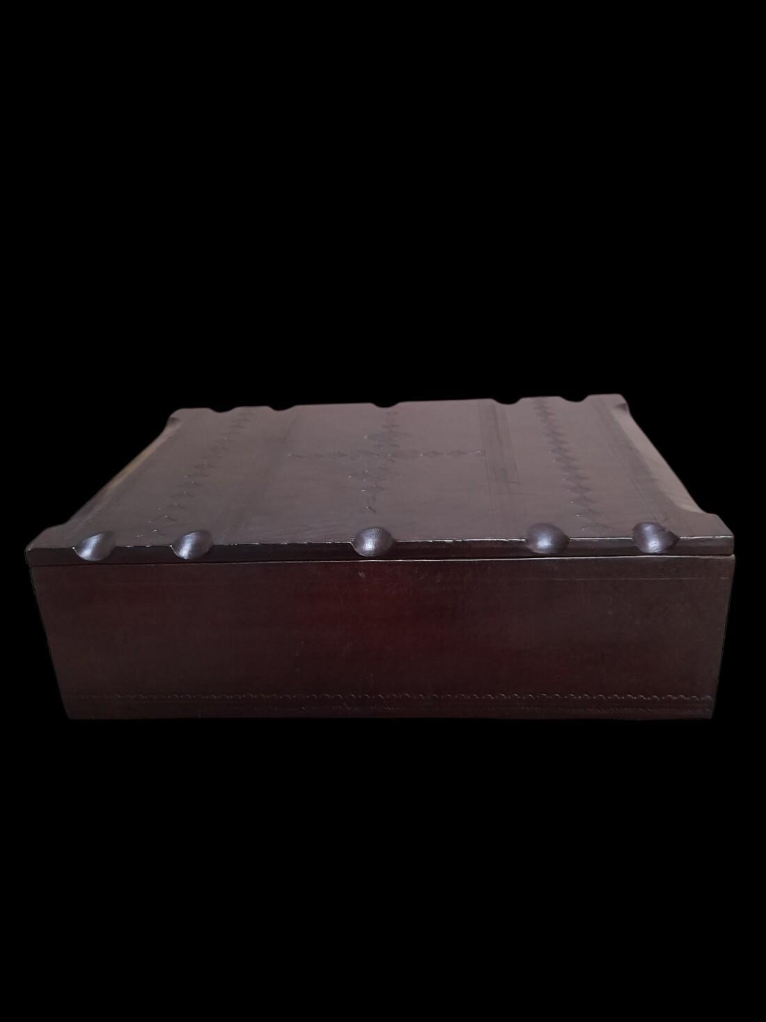 Coffre en cuir chocolat 48 x 30 x 14 cm cm – Image 2